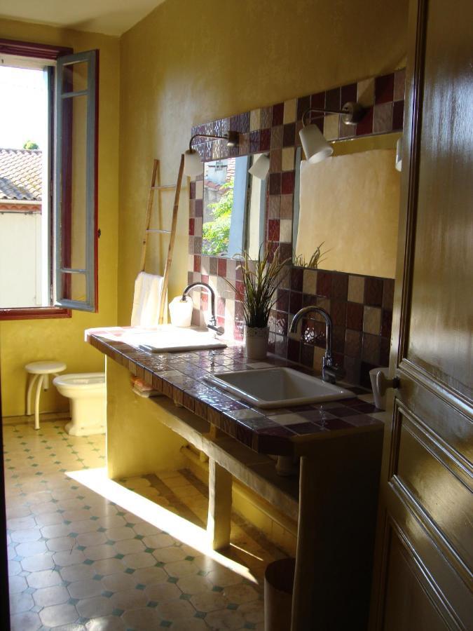 Les Remparts Bed and Breakfast Capestang Eksteriør billede
